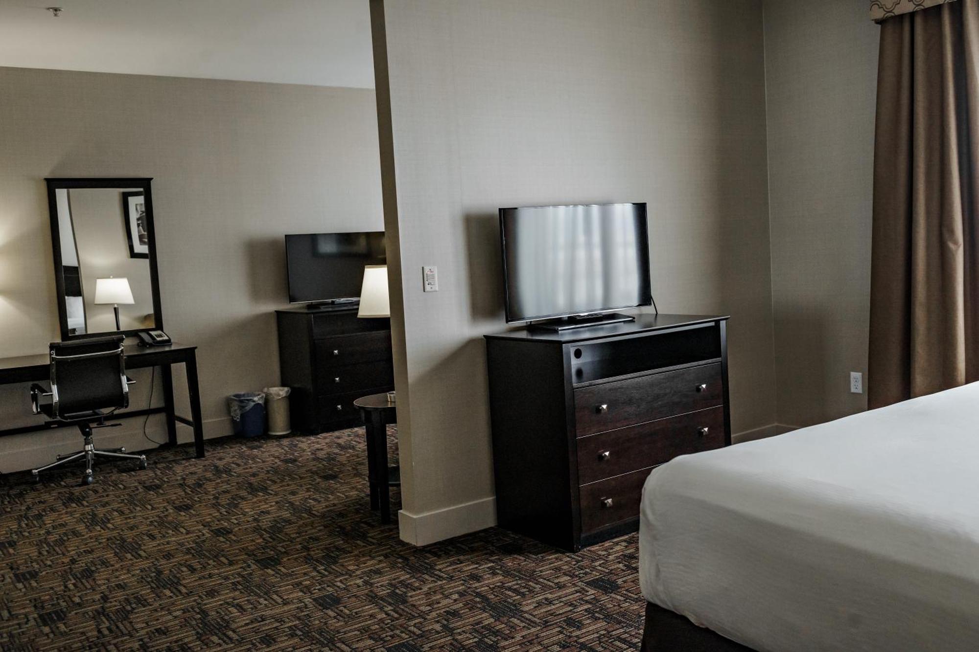 วินเกต บาย วินด์แฮม เอดมันตัน แอร์พอร์ต Hotel เลอดูค ภายนอก รูปภาพ