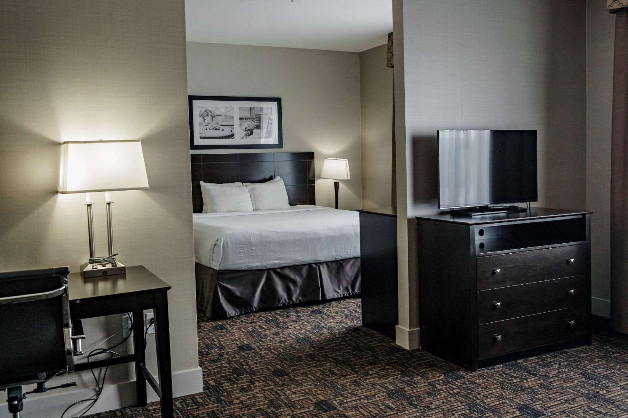 วินเกต บาย วินด์แฮม เอดมันตัน แอร์พอร์ต Hotel เลอดูค ภายนอก รูปภาพ