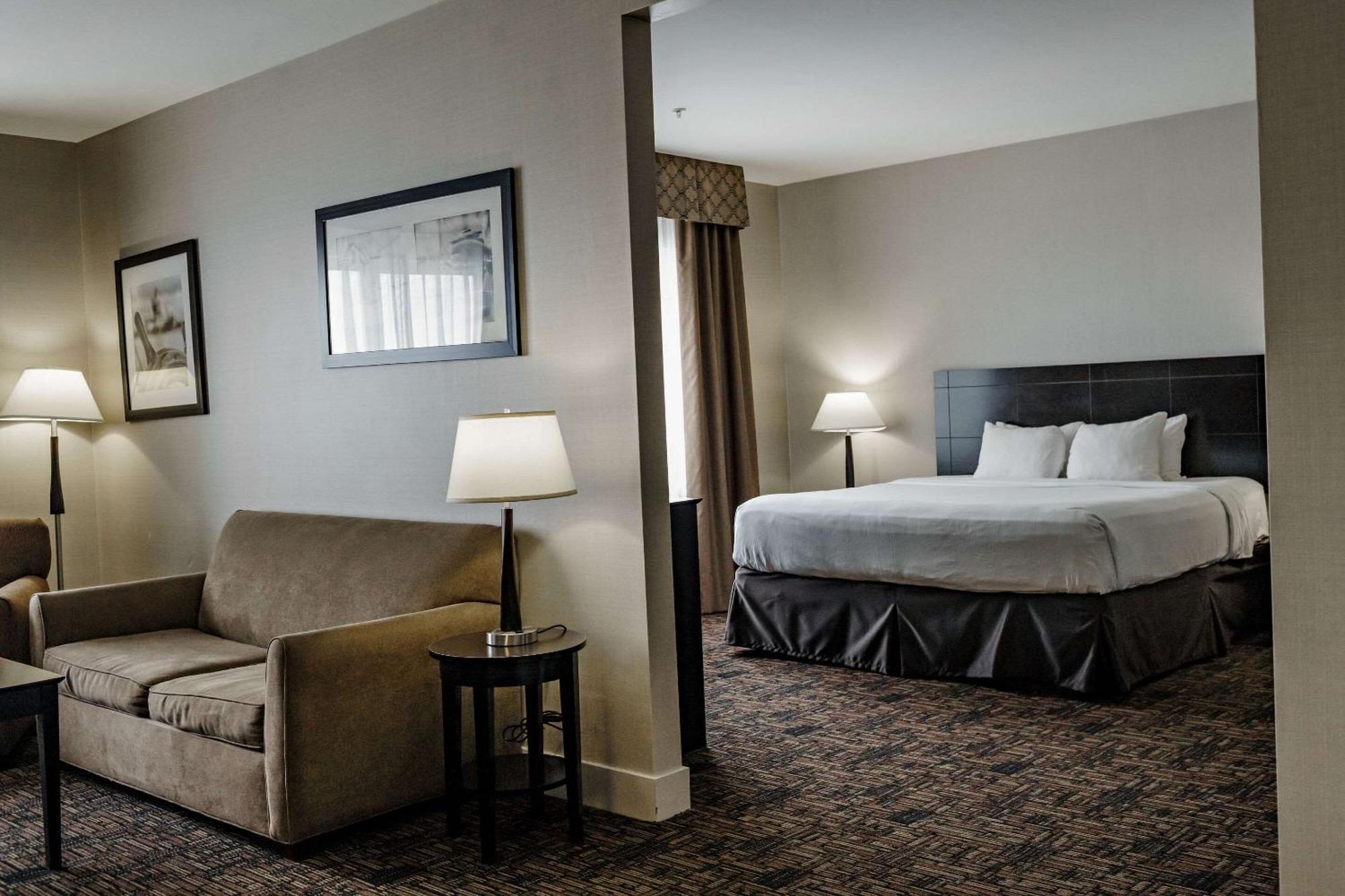 วินเกต บาย วินด์แฮม เอดมันตัน แอร์พอร์ต Hotel เลอดูค ภายนอก รูปภาพ